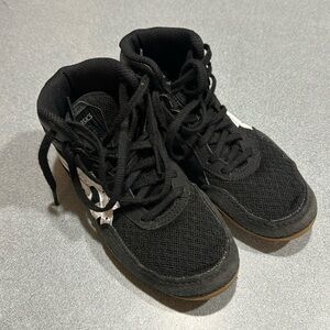 ASICS boys wrestling shoes size k12